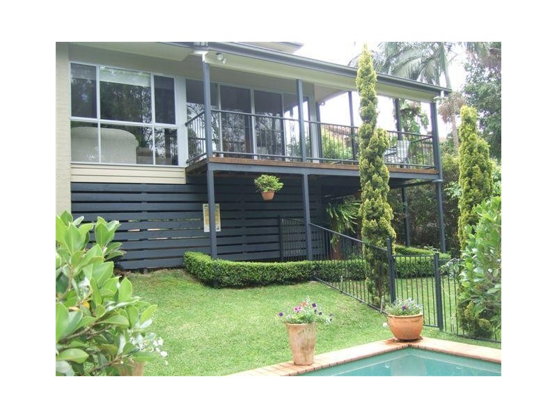 23 Sherborne Place, Chapel Hill QLD 4069